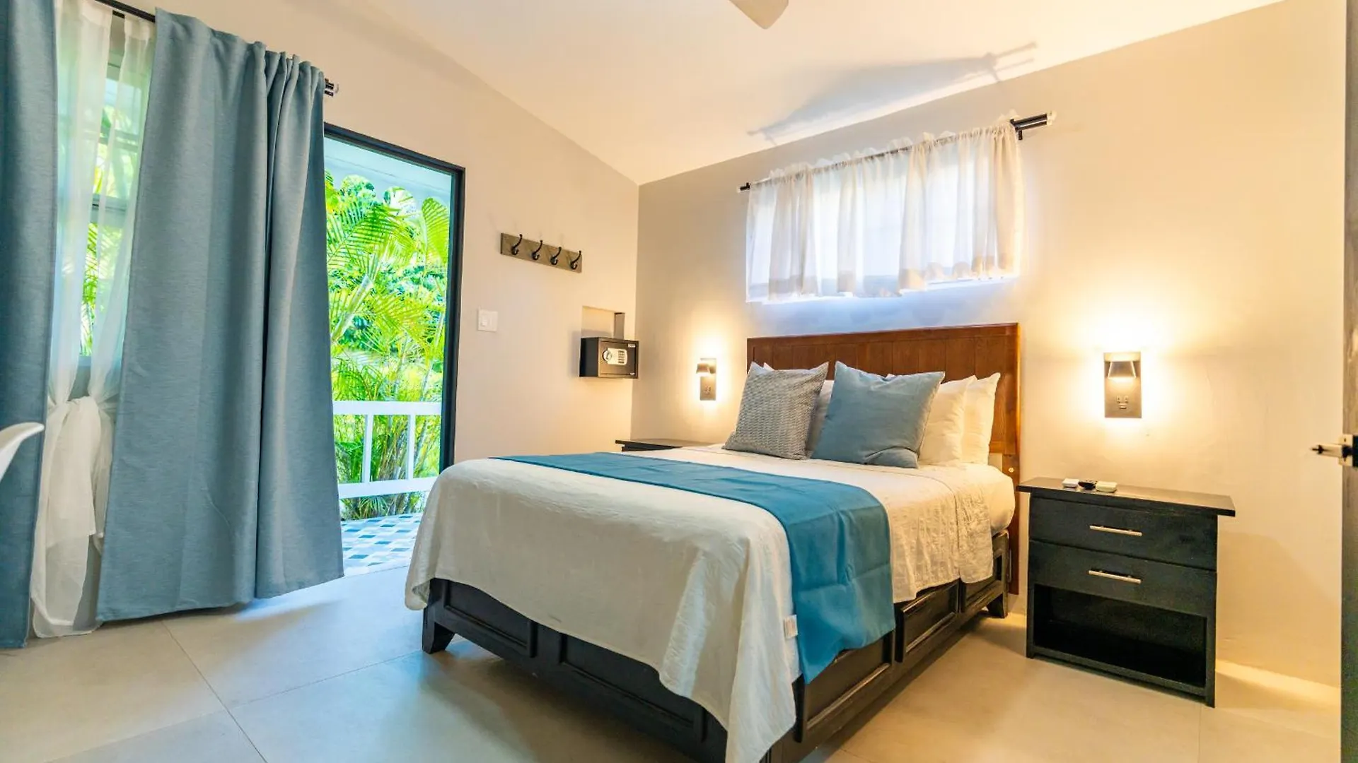 Travellers Beach Resort Negril