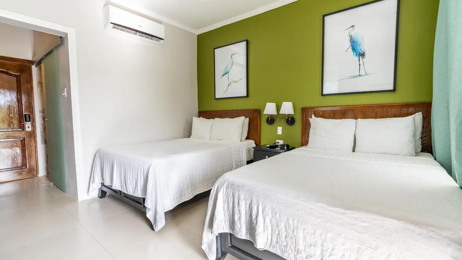 ***  Travellers Beach Resort Negril Jamaica