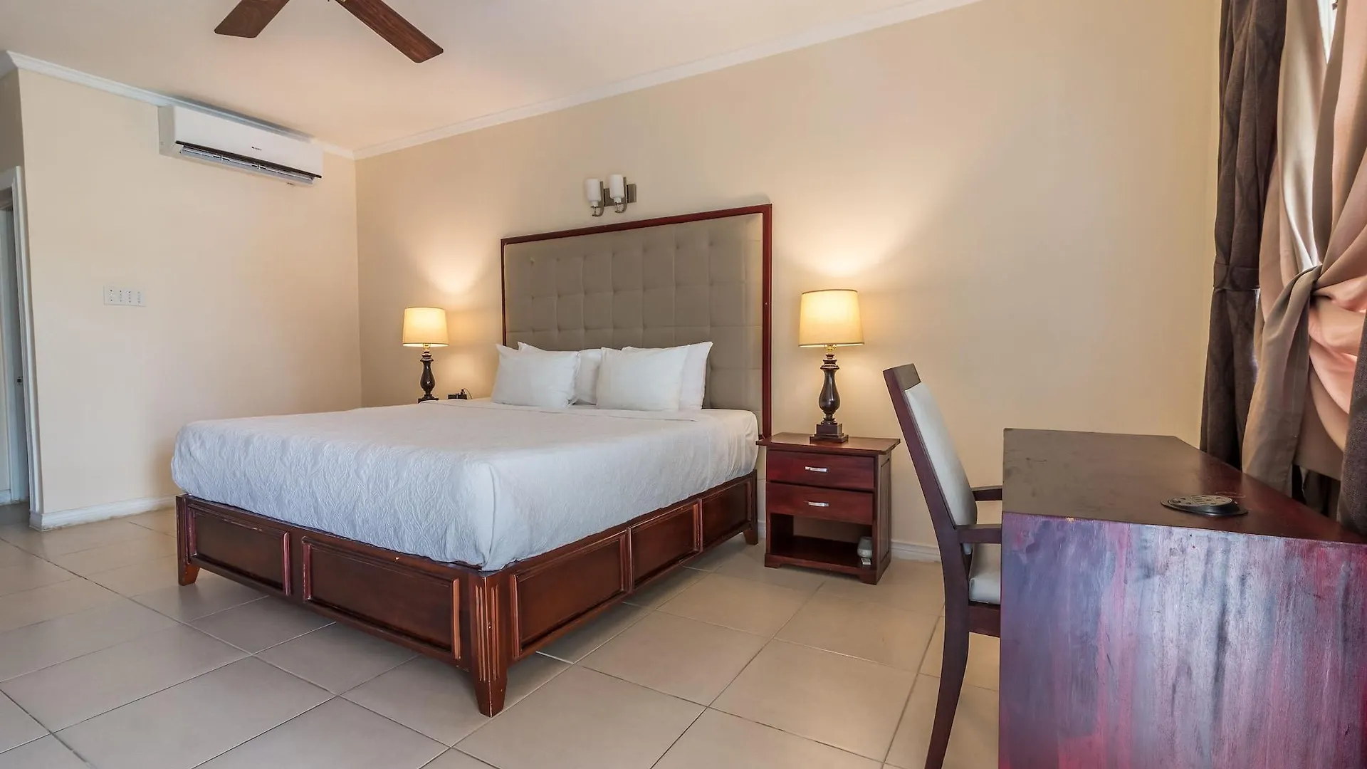 Travellers Beach Resort Negril 3*,  Jamaica